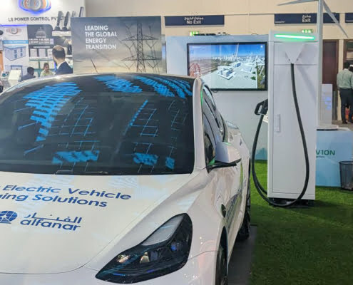 Fotos von EnerCharge Produkten auf der Messe MEE-Dubai 2023